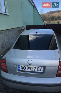 Лифтбек Skoda Superb 2004 в Хусте