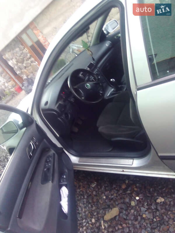 Лифтбек Skoda Superb 2003 в Хусте