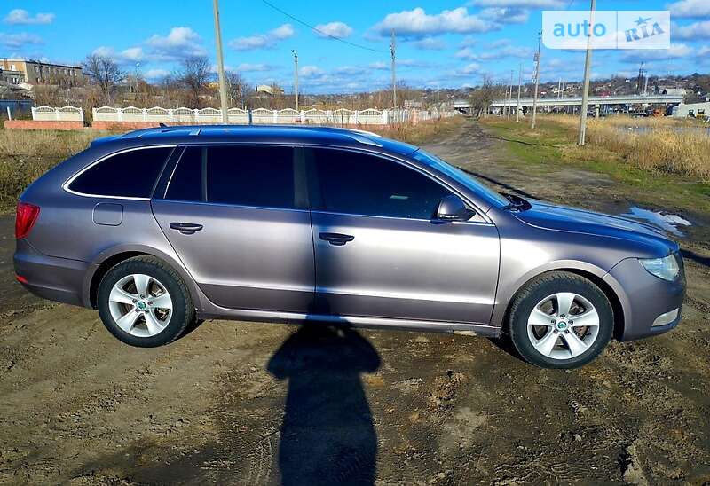 Універсал Skoda Superb 2012 в Вознесенську
