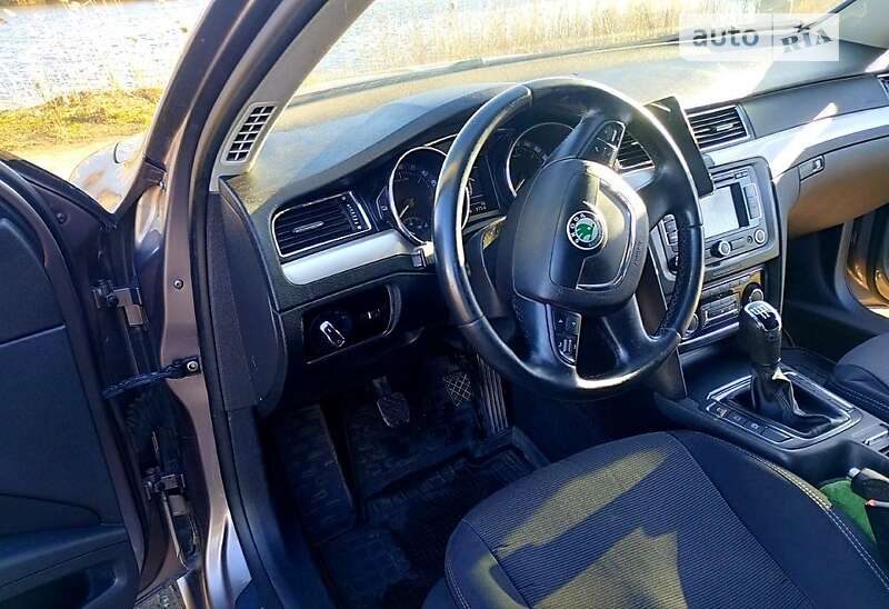 Універсал Skoda Superb 2012 в Вознесенську