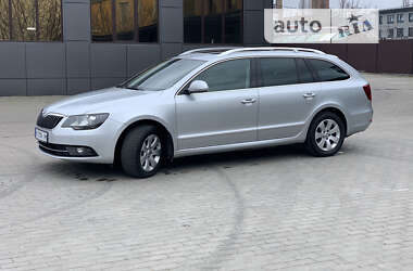 Универсал Skoda Superb 2014 в Ровно