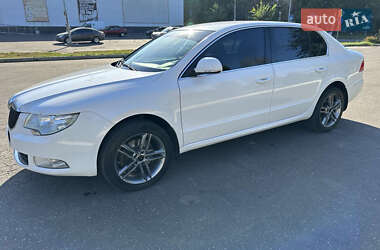 Лифтбек Skoda Superb 2011 в Каменском