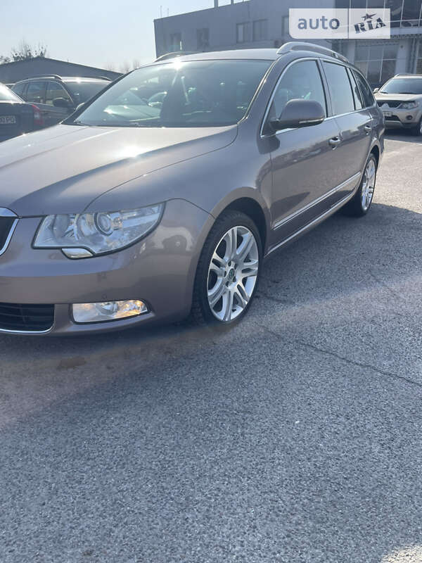 Універсал Skoda Superb 2012 в Львові фото 4 Універсал Skoda Superb 2012 в Львові