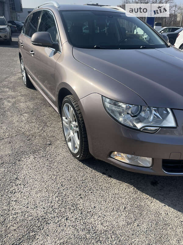 Універсал Skoda Superb 2012 в Львові фото 9 Універсал Skoda Superb 2012 в Львові