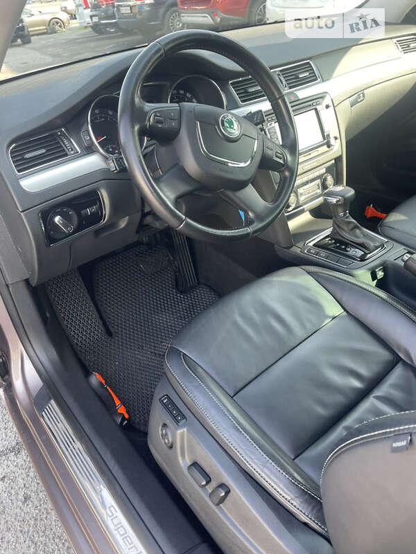 Універсал Skoda Superb 2012 в Львові фото 11 Універсал Skoda Superb 2012 в Львові