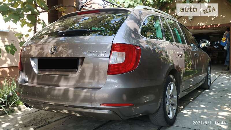 Універсал Skoda Superb 2010 в Береговому