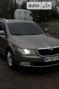 Универсал Skoda Superb 2010 в Гоще