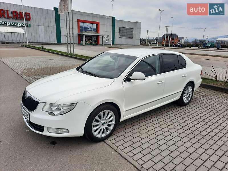 Лифтбек Skoda Superb 2011 в Хусте