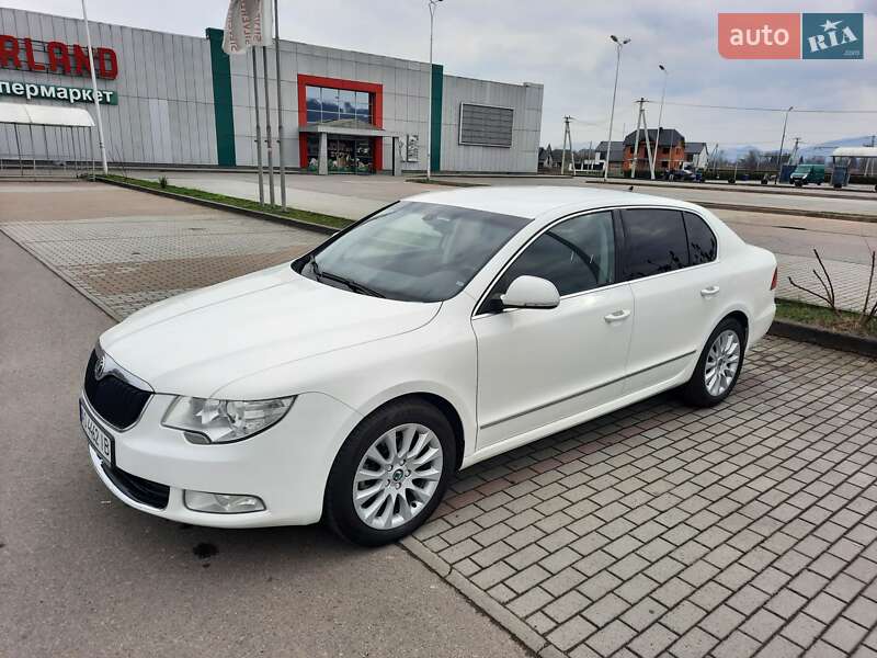 Skoda Superb 2011