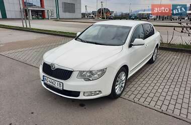 Лифтбек Skoda Superb 2011 в Хусте