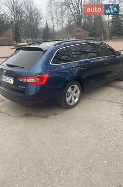 Універсал Skoda Superb 2017 в Кропивницькому