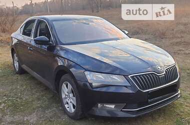 Лифтбек Skoda Superb 2016 в Киеве