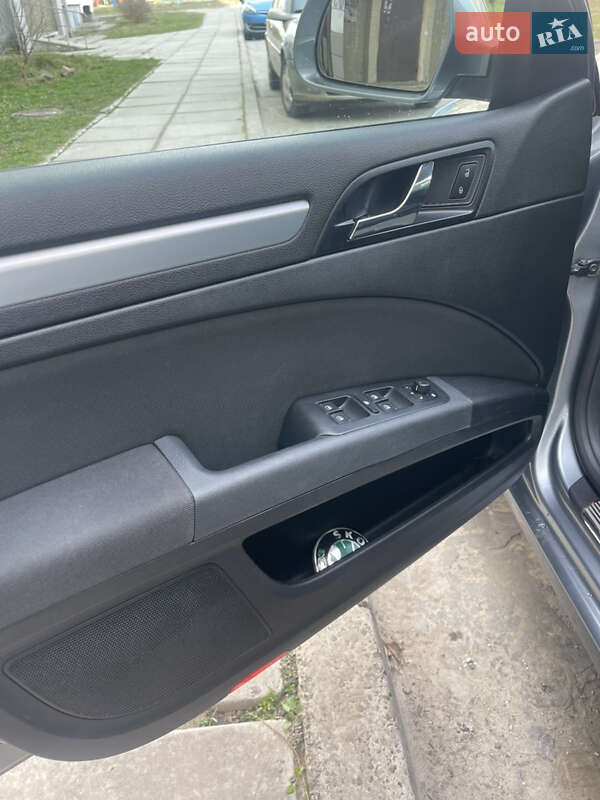 Лифтбек Skoda Superb 2008 в Львове