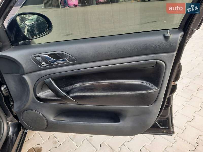 Лифтбек Skoda Superb 2006 в Черновцах