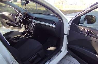 Лифтбек Skoda Superb 2011 в Староконстантинове