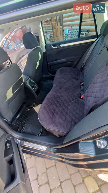 Универсал Skoda Superb 2015 в Надворной