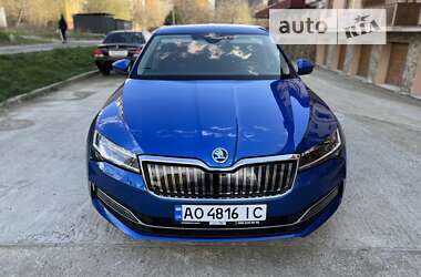 Лифтбек Skoda Superb 2020 в 