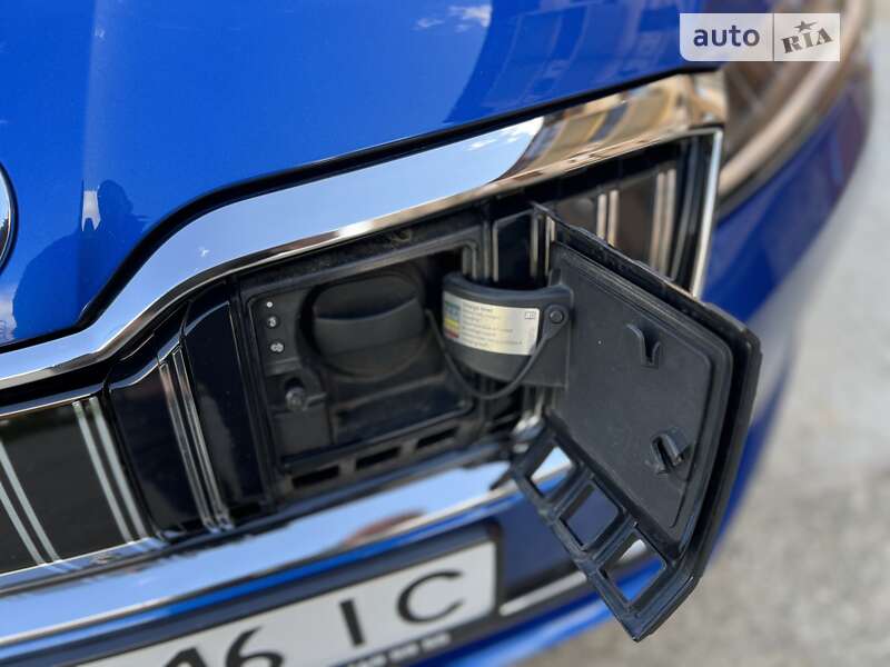 Лифтбек Skoda Superb 2020 в Ужгороде