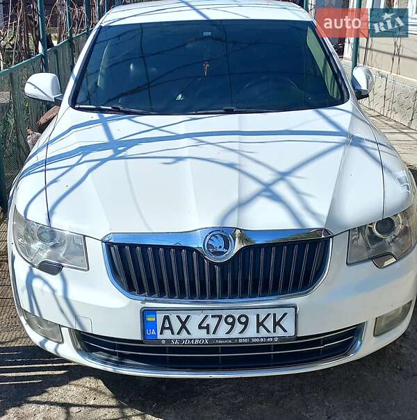 Лифтбек Skoda Superb 2010 в Одессе
