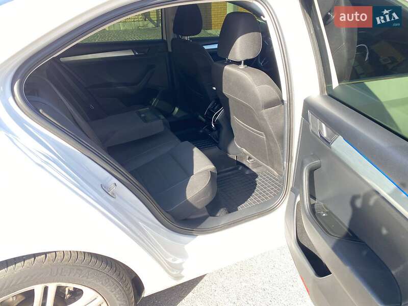 Лифтбек Skoda Superb 2017 в Днепре