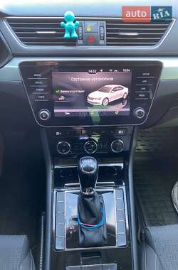 Лифтбек Skoda Superb 2017 в 