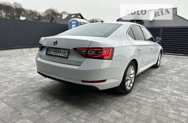 Ліфтбек Skoda Superb 2016 в Львові