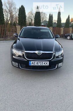 Лифтбек Skoda Superb 2011 в Днепре