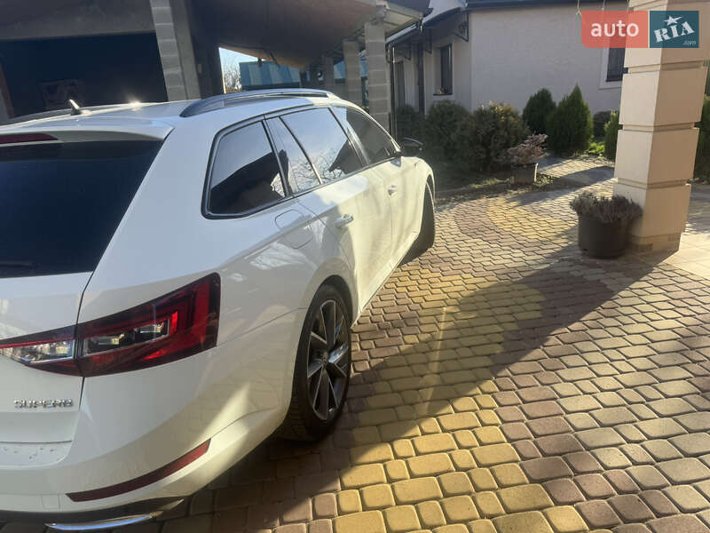Універсал Skoda Superb 2017 в Ужгороді