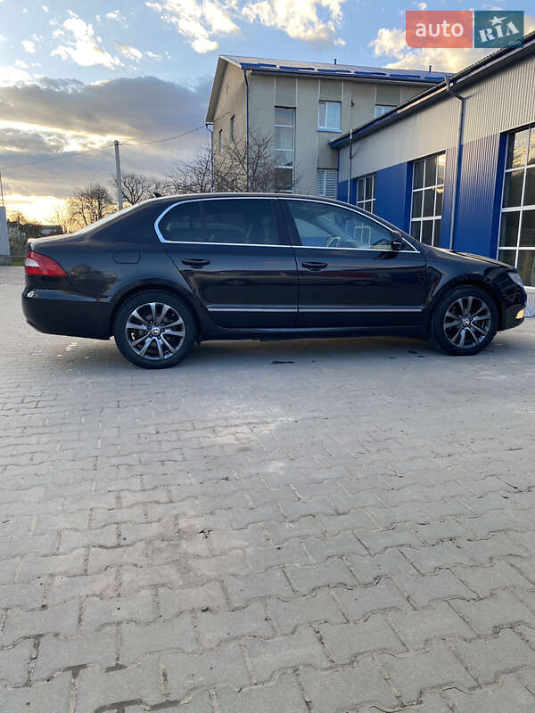 Лифтбек Skoda Superb 2012 в 