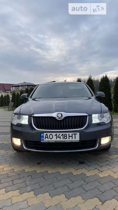 Лифтбек Skoda Superb 2009 в Иршаве
