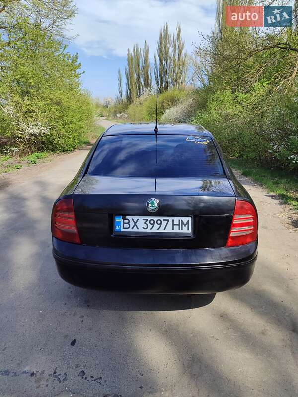 Лифтбек Skoda Superb 2005 в Староконстантинове