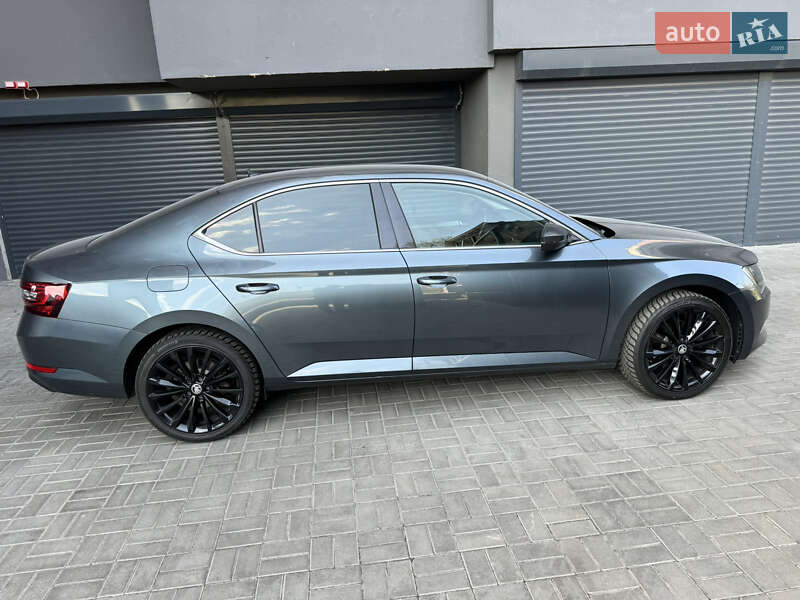 Лифтбек Skoda Superb 2018 в Киеве