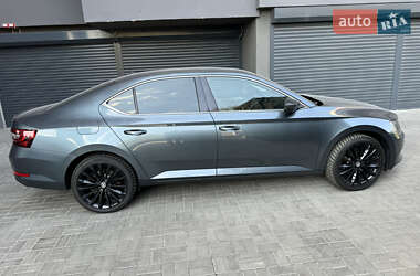 Лифтбек Skoda Superb 2018 в 