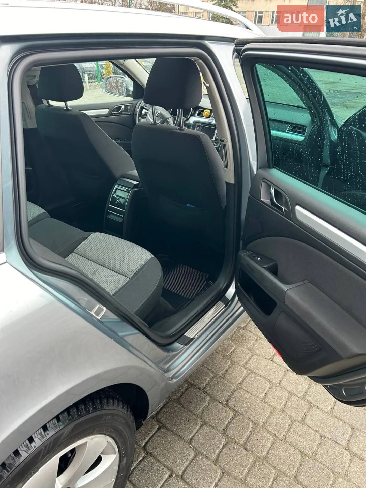 2010 Skoda Superb - мініатюра 32