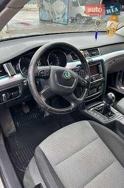 Универсал Skoda Superb 2010 в Надворной