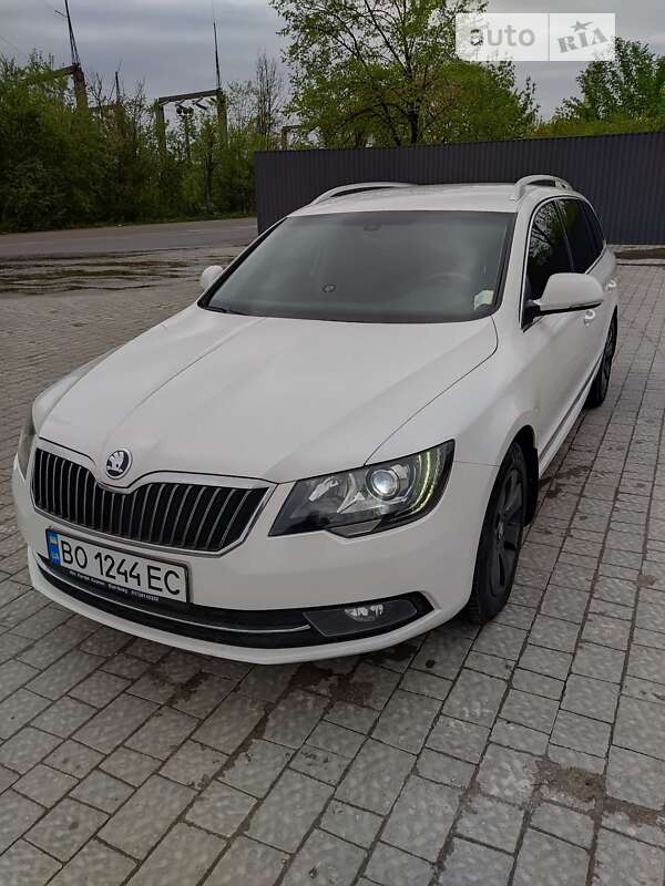 Універсал Skoda Superb 2015 в Тернополі