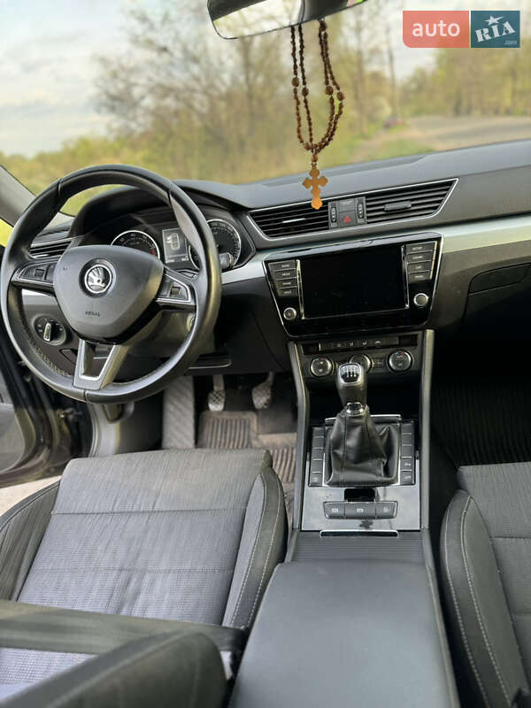 Лифтбек Skoda Superb 2016 в Кривом Роге