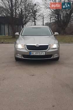 Лифтбек Skoda Superb 2012 в Львове