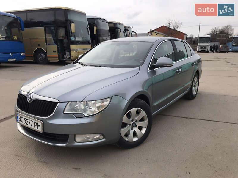 Лифтбек Skoda Superb 2012 в Львове