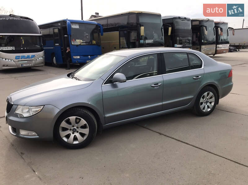 Лифтбек Skoda Superb 2012 в Львове