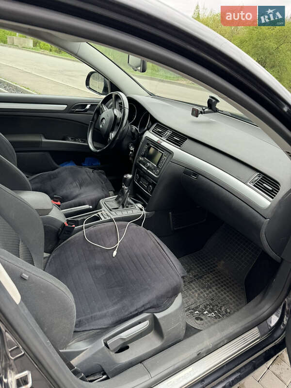 Универсал Skoda Superb 2013 в Ковеле