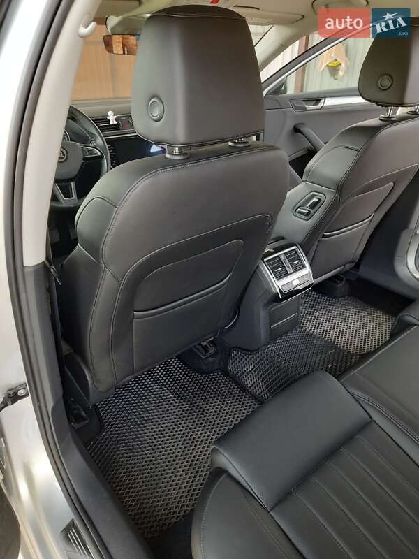 Универсал Skoda Superb 2019 в Ужгороде