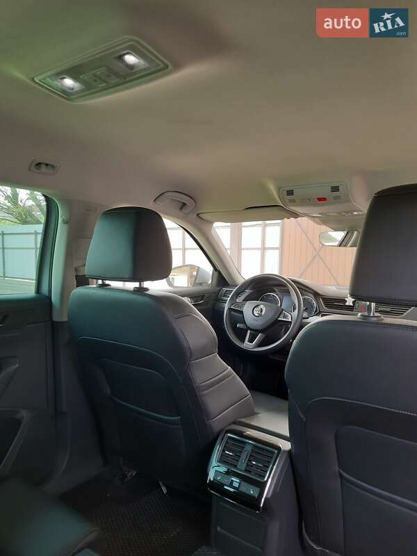 Универсал Skoda Superb 2019 в Ужгороде