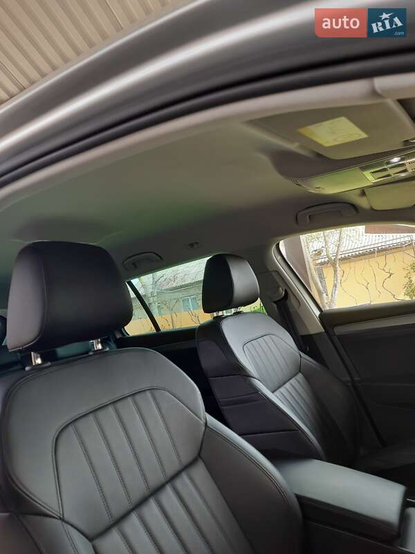 Универсал Skoda Superb 2019 в Ужгороде