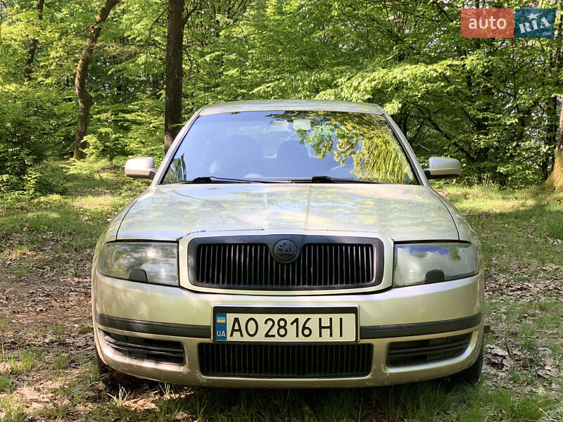 Лифтбек Skoda Superb 2005 в Тячеве