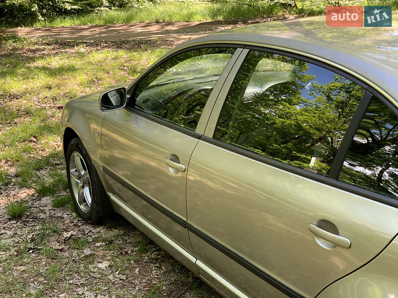 Ліфтбек Skoda Superb 2005 в Тячеві
