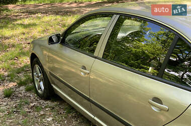 Лифтбек Skoda Superb 2005 в 