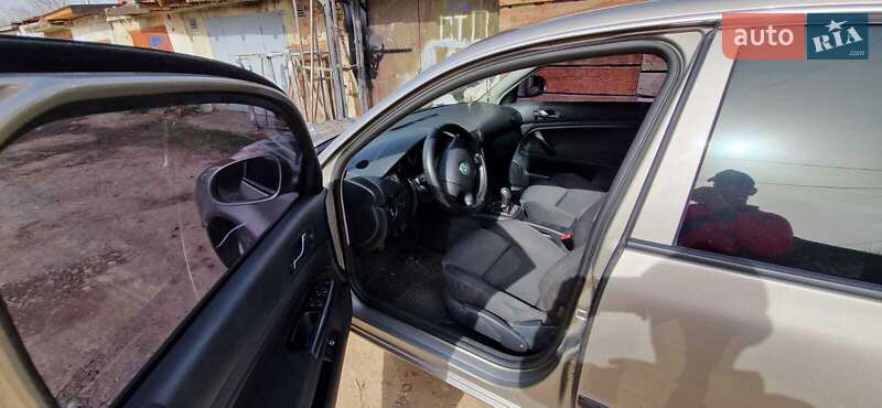 Лифтбек Skoda Superb 2008 в Надворной фото 15 Лифтбек Skoda Superb 2008 в Надворной