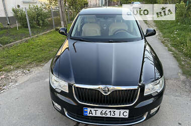 Лифтбек Skoda Superb 2011 в Калуше