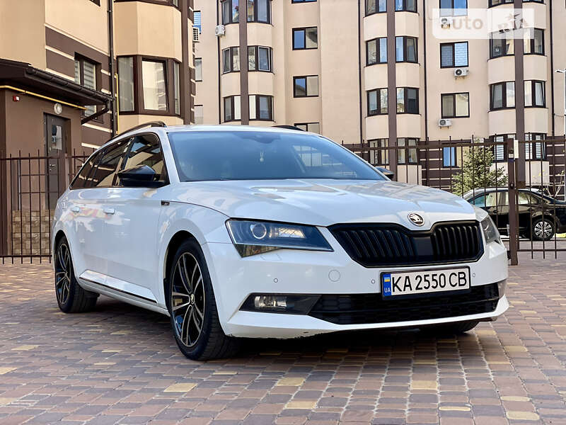 Универсал Skoda Superb 2016 в Вишневом